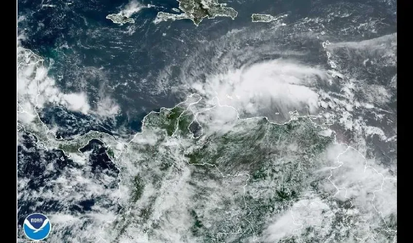 Fotografía satelital cedida este miércoles por la Administración Nacional de Océanos y Atmósfera (NOAA). EFE.