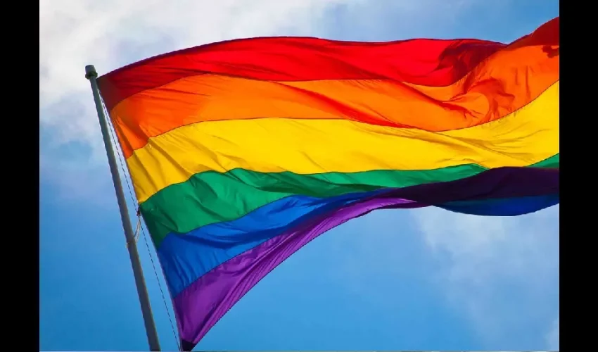 Foto ilustrativa de la bandera del orgullo. 