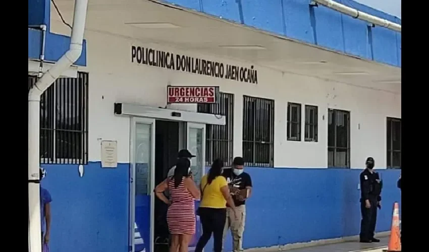 Vistas de la policlínica donde fue atendido el joven. 