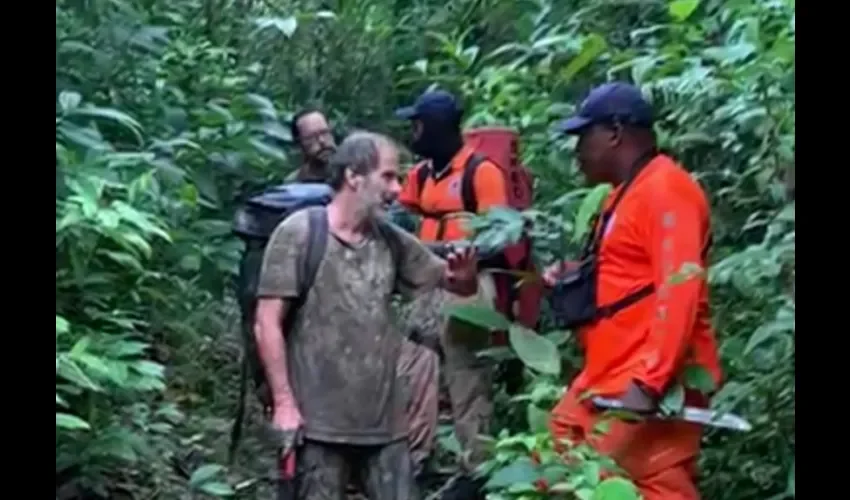 Personal del Sinaproc da con el hallazgo de los turistas. 