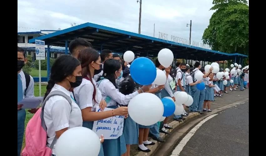 Estudiantes mostraron su interés en erradicar esta situación. 