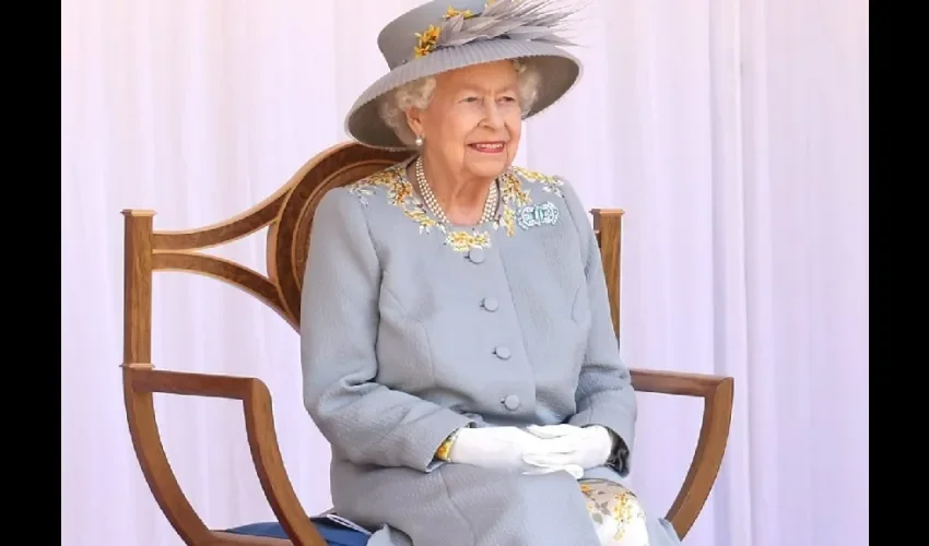 Isabel II durante un evento protocolar. 