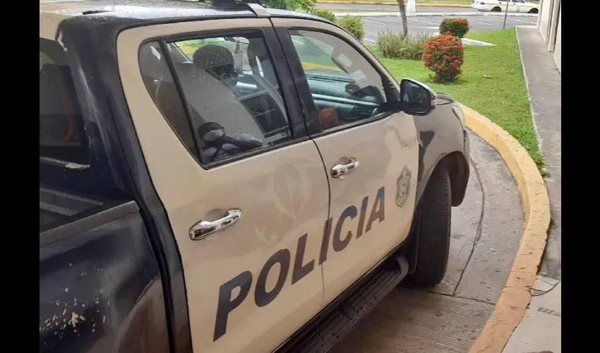 Vista del vehículo de la policía nacional. 