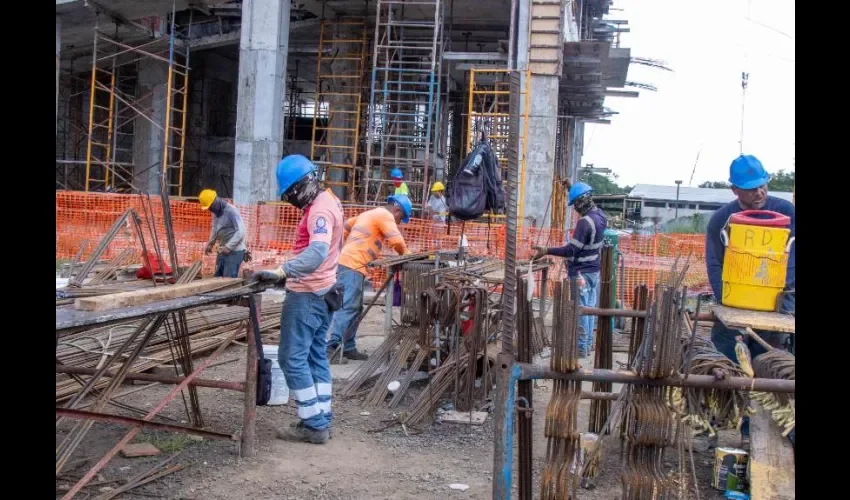 Promueven el trabajo decente en igualdad de condiciones para combatir la pobreza.