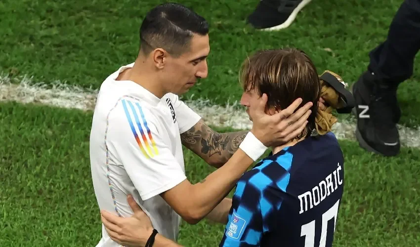 Di María y Modric durante el final del partido. 