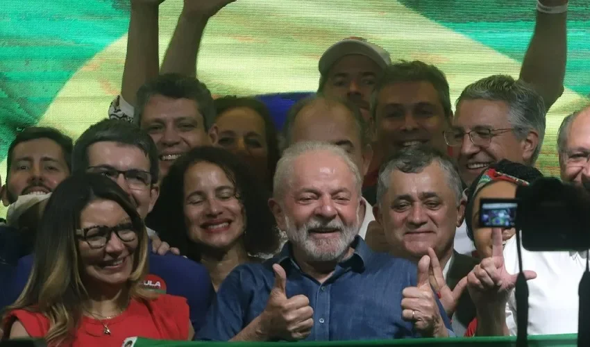 Lula tras el triunfo de su colectivo. 