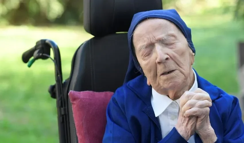 La mujer vivió una vida de servicio a Cristo.