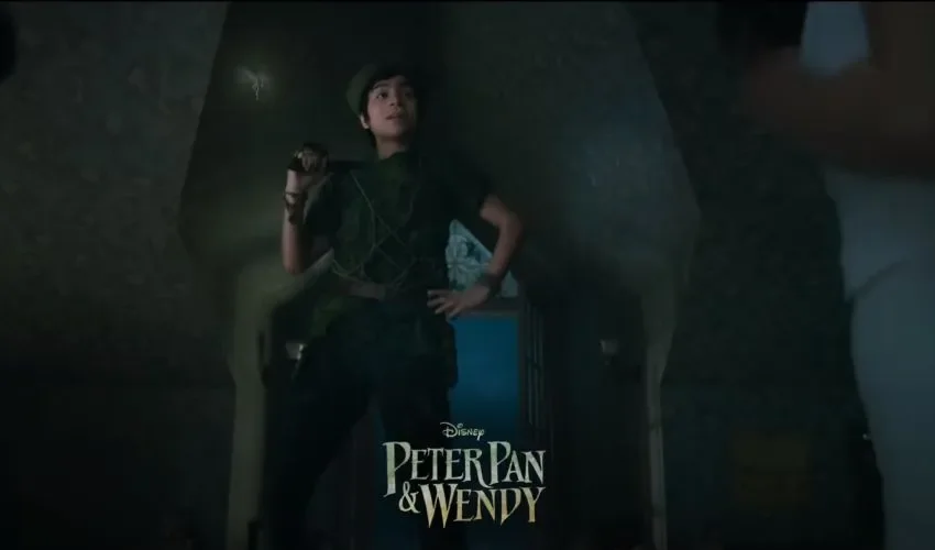 Peter Pan cuenta la historia del país de los niños que no crecían. 