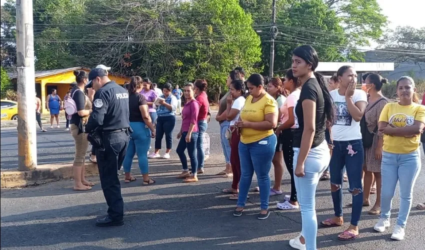 Comunidad educativa salió a las calles. 