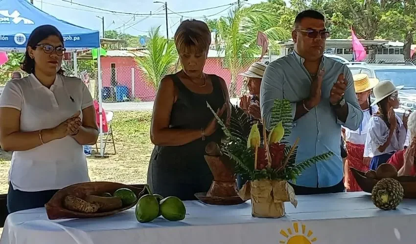 Feria cultural en el área de Colón. 