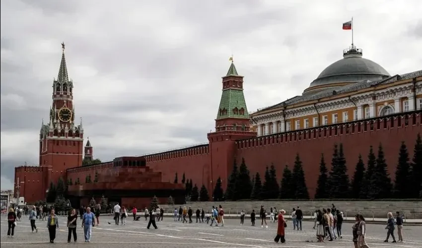 Vista general de la plaza Roja y el Kremlin en Moscú, Rusia. EFE/EPA/Maxim Shipenkov