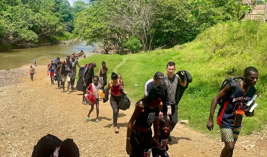 Los migrantes siguen su paso por Panamá. 