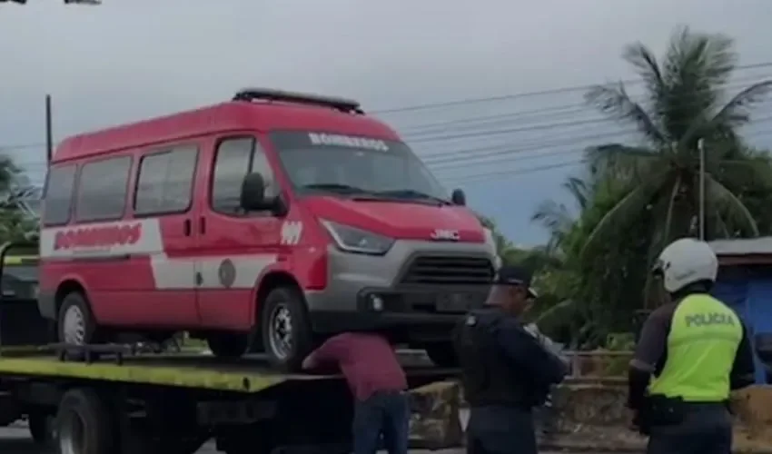 Los carros fueron removidos en grúa. 