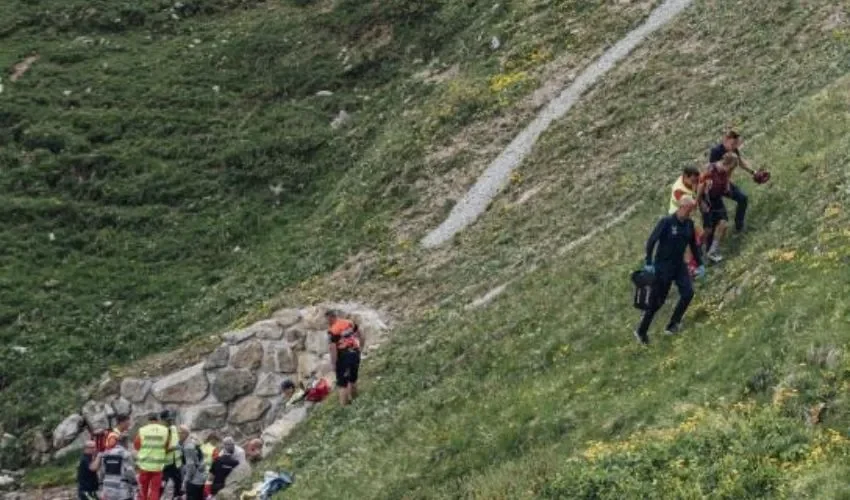 En uno de los descensos, Mader se precipitó por un barranco Zac Williams / EFE