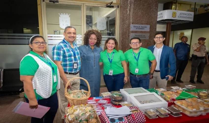 Los participantes aprovecharon para vender sus productos. 