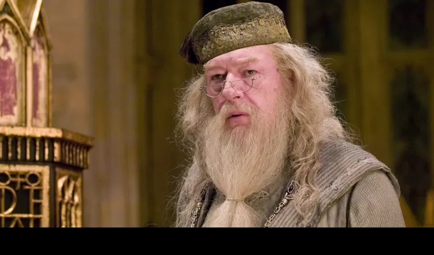 El actor interpretó a Dumbledore desde la tercera película en adelante. 