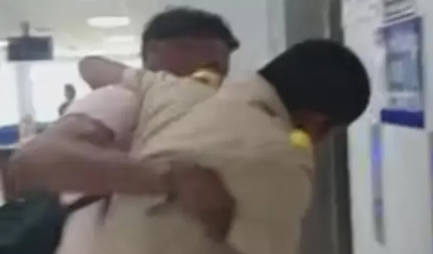 Fotocaptura del video. 