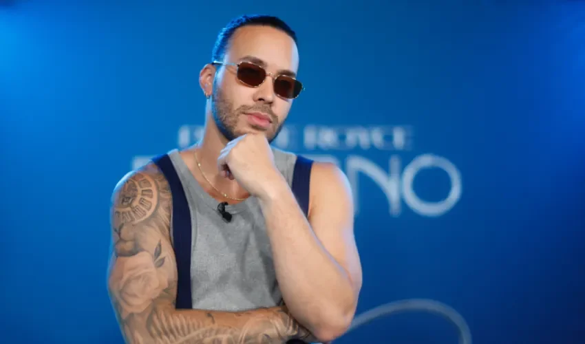 El cantante estadounidense Prince Royce, posa durante una entrevista con EFE este viernes en Ciudad de México (México). EFE/ Sáshenka Gutiérrez