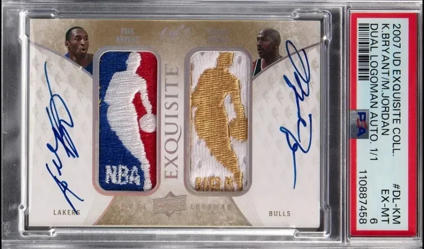 Fotografía cedida sin fecha que muestra una tarjeta firmada por Kobe Bryant y Michael Jordan avaluada por más de 12,9 millones de dólares. EFE/Casa de Subastas Heritage Auction