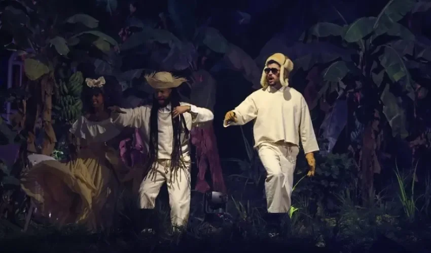 Fotografía de archivo del artista puertorriqueño Bad Bunny (d). EFE/Thais Llorca Fotografía de archivo del artista puertorriqueño Bad Bunny (d). EFE/Thais Llorca