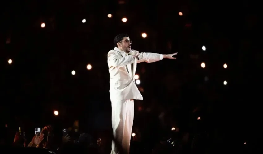 Fotografía de archivo del cantante puertorriqueño Bad Bunny durante un concierto. EFE/ Orlando Barría