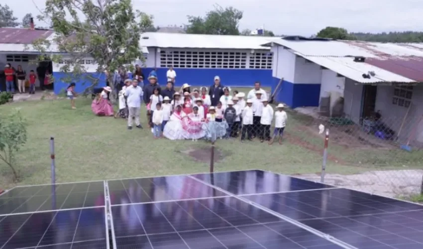 Trabajando por las comunidades. Foto: Cortesía. 