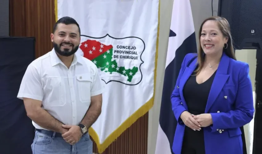 Representante Guillermo Álvarez y Maru Gálvez, gerente de Relaciones Públicas de Cobre Panamá. Foto: Cortesía. 