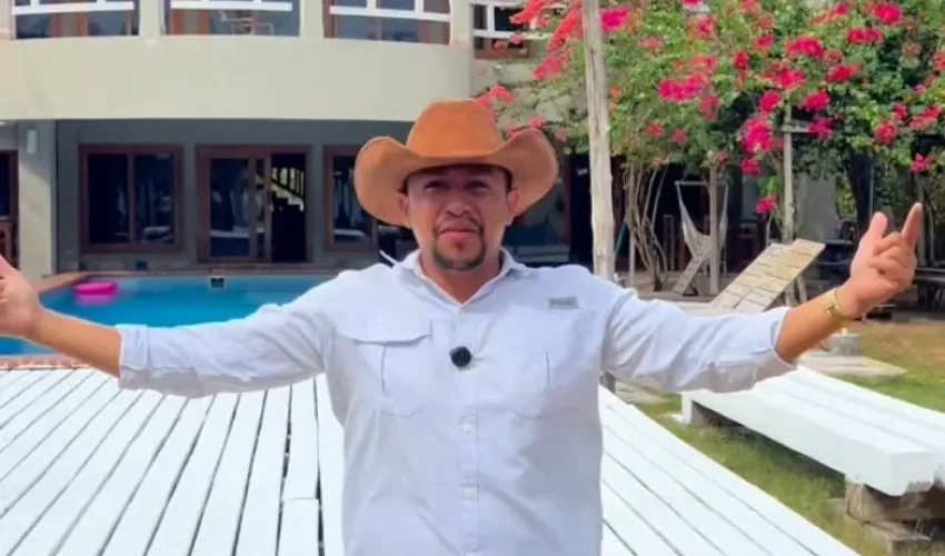 Foto: @the_chris_phillips/@lamansiondelchirioficial