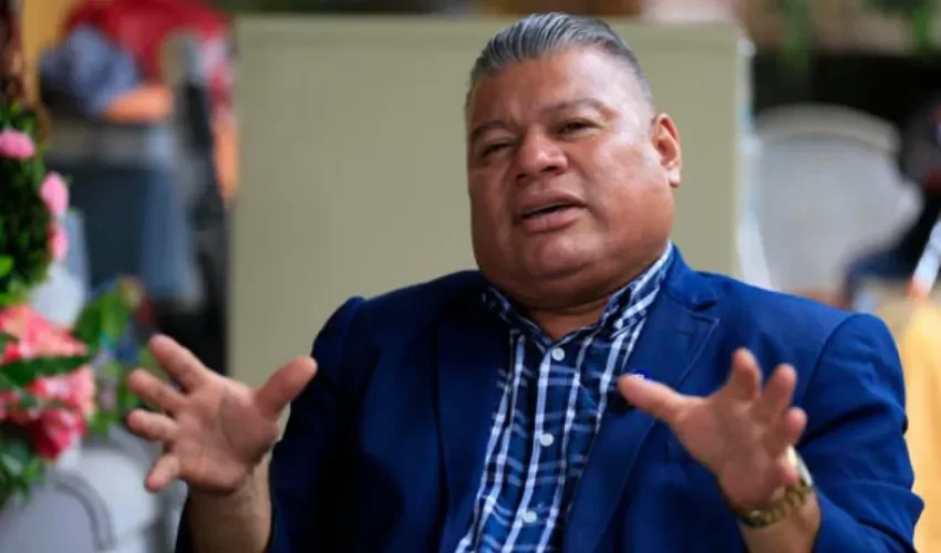 Presidente del Comité de Familiares por un derecho a la salud y la vida (Cofadesavi), Gabriel Pascual. Foto: EFE. 