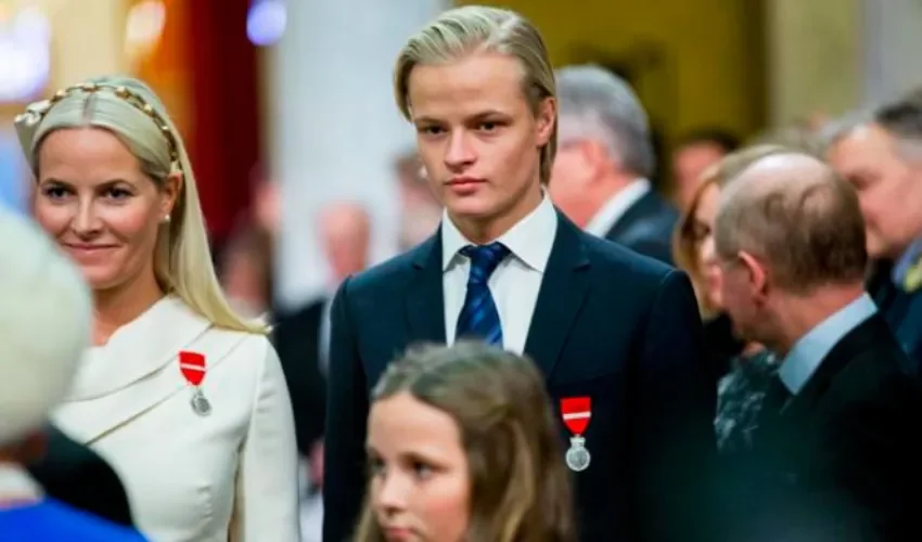Fotogafía de archivo de Marius Borg Høiby junto a su madre, la princesa Mette-Marit de Noruega. EFE/EPA/VEGARD WIVESTAD GROTT NORWAY OUT[NORWAY OUT]