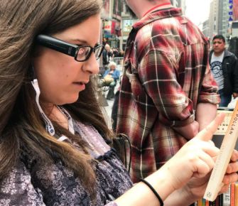 OrCam MyEye, personas con discapacidad visual pueden volver a leer  