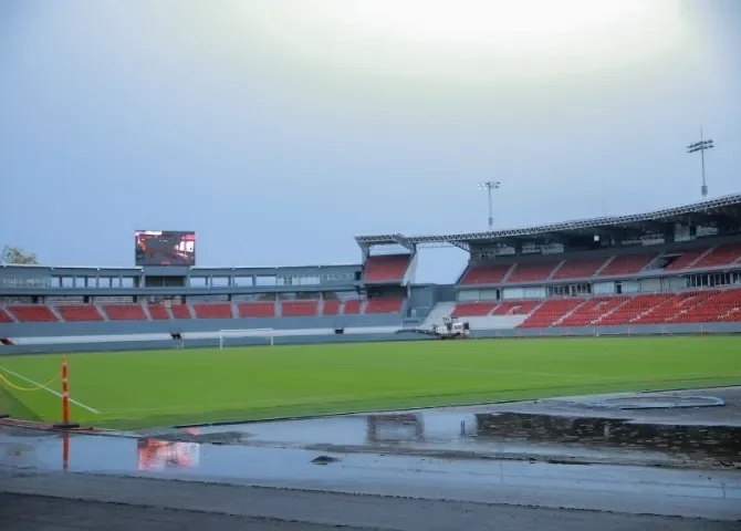  Verifican avances en la remodelación del estadio Rommel Fernández  