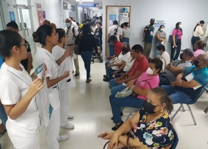  Estudiantes universitarios imparten charlas motivacionales en la Policlínica de Betania 