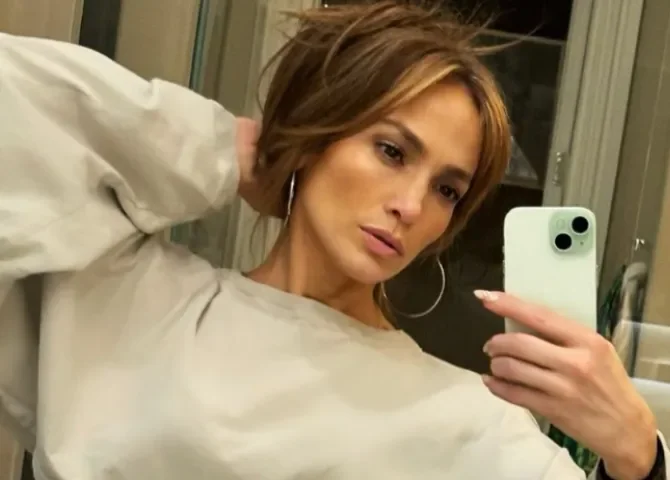   Jennifer Lopez cancela su gira para priorizar a su familia y amigos  