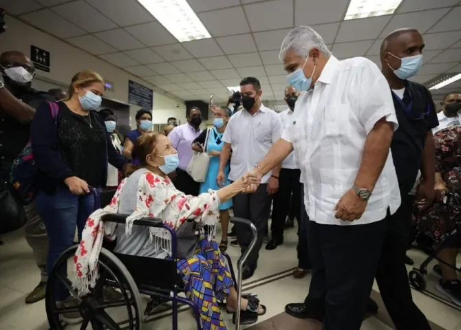   José Raúl Mulino visita el ION y reafirma compromiso con los pacientes oncológicos  