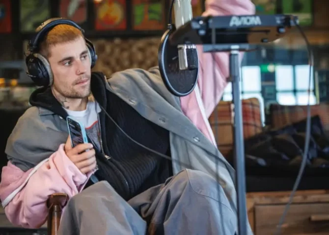  Aseguran que Justin Bieber estaba al borde de la quiebra antes de vender su catálogo musical  