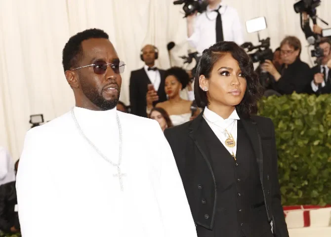  Fotografía de archivo de Sean Combs (i) y Cassie Ventura (d). EFE/Justin Lane 