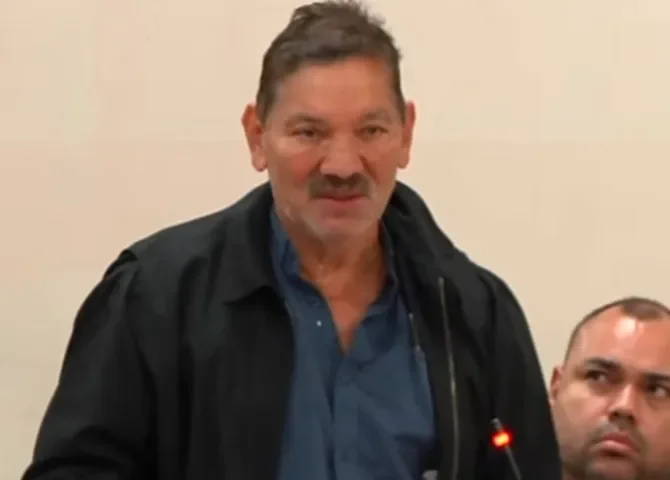  Tribunal cambia medida cautelar de Genaro López a arresto domiciliario 