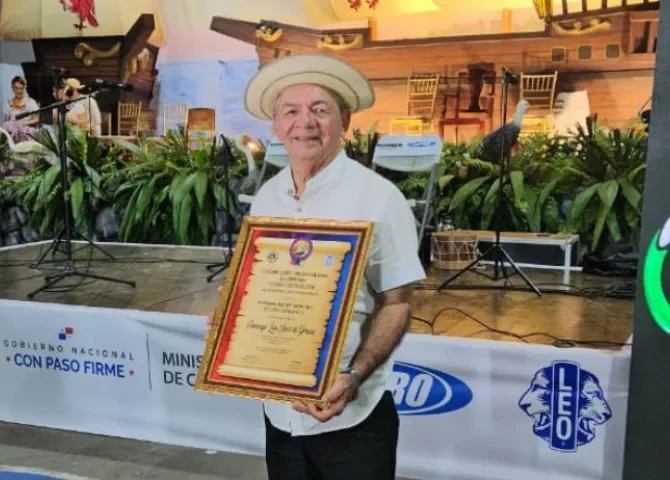  Domingo Luis "Minguito" Sáez De Gracia  