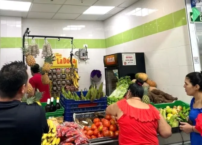  Pequeños comerciantes de Chitré preocupados por alza de precios y baja en venta 
