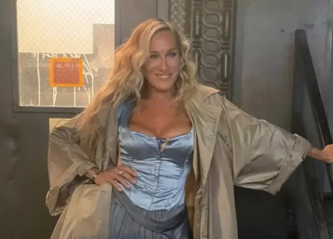  Sarah Jessica Parker se despide de Carrie Bradshaw tras 27 años de historia y tacones 