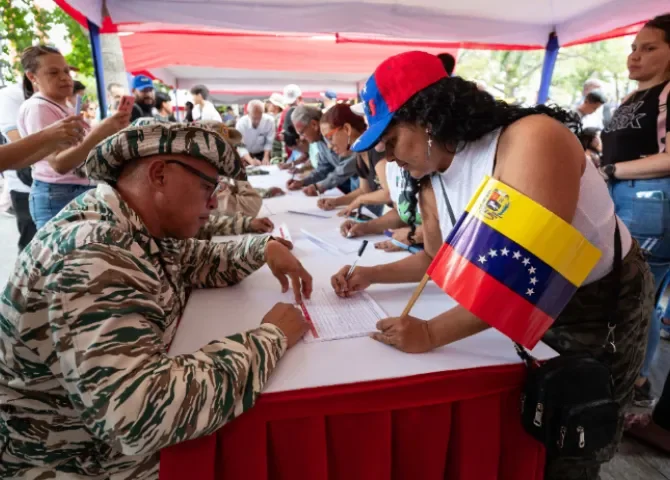  Trinidad y Tobago apoya presencia militar estadounidense en aguas cercanas a Venezuela 