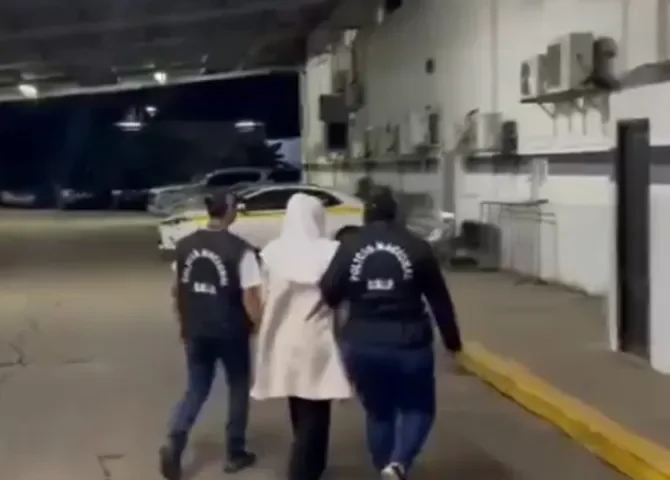  Detienen a mujer por presunto lavado de dinero a través de salones de belleza 