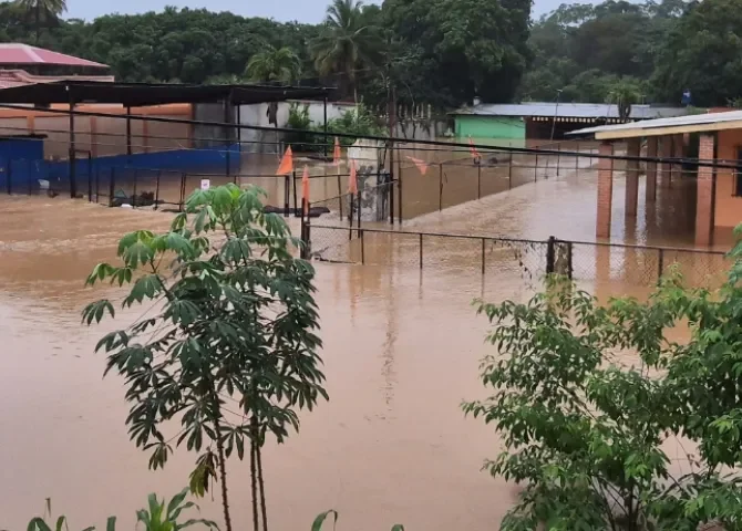  Moradores de Tonosí esperan que dragado del río evite inundaciones  