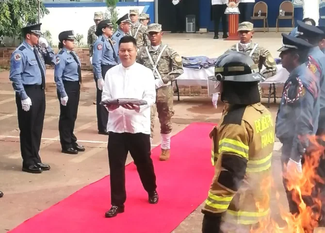  Inician las festividades patrias en Herrera con ceremonia de cremación de banderas 
