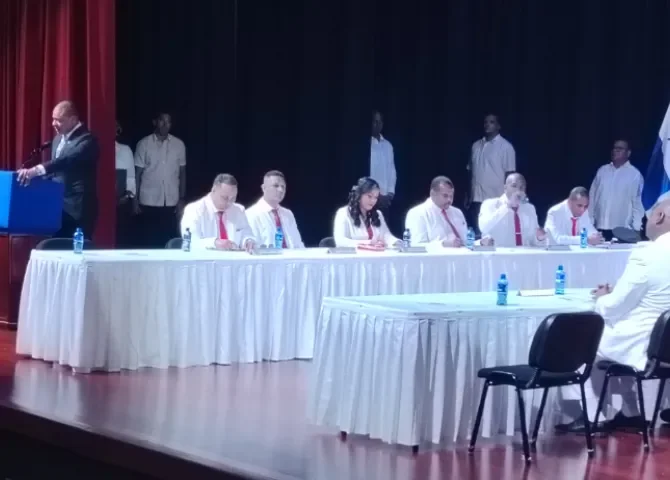  Colonenses respaldan al alcalde Diógenes Galván en reclamo por falta de aportes de grandes empresas 