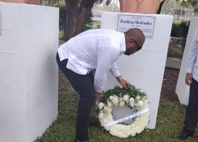  Colón rinde homenaje a sus difuntos con llamado al respeto y la memoria 
