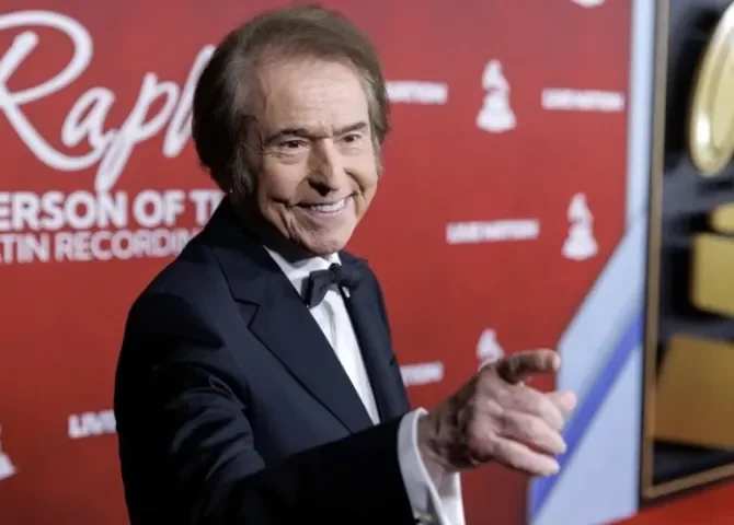  Raphael celebra seis décadas de música con el Latin Grammy a Persona del Año 