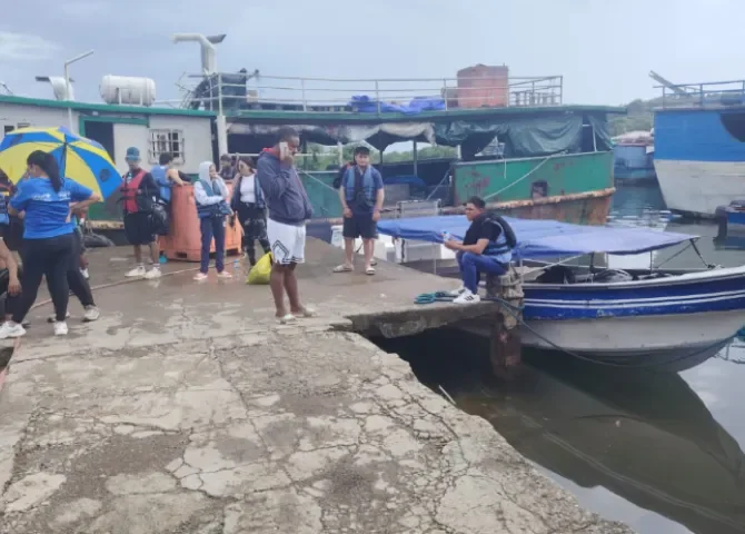  Lancha con 18 pasajeros es retenida en Colón por incumplir normas de seguridad 