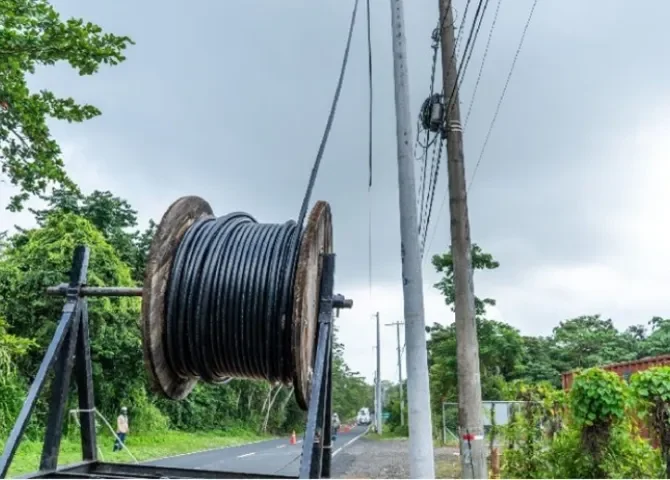 Electrificación en zonas rurales y comarcales avanza como parte de planes energéticos del país 